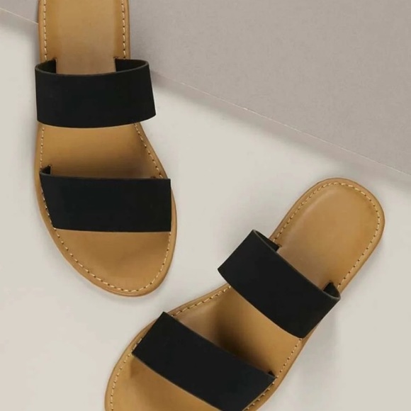 Size 6 Sandals - Picture 2 of 5